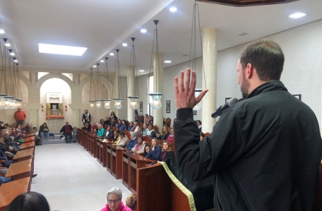 Salón Santuario de la Palabra y al fondo el Tabernáculo de Mármol