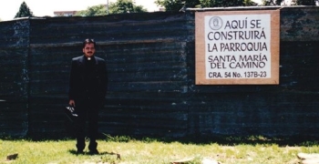 1995, el Padre Jorge Arturo en el lote